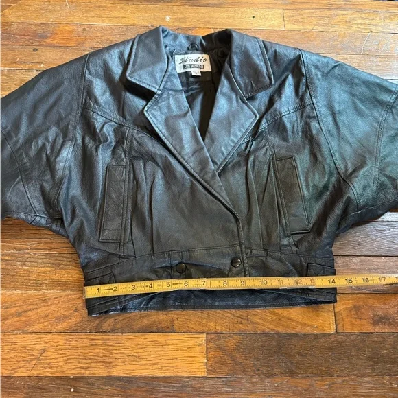 Vintage Black Leather Cropped Jacket - Picture 12 of 15